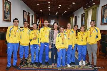 Recepción de la alcaldesa y del concejal de Deportes a los campeones del Club Taz Jinámar (Foto Antonio Alí)